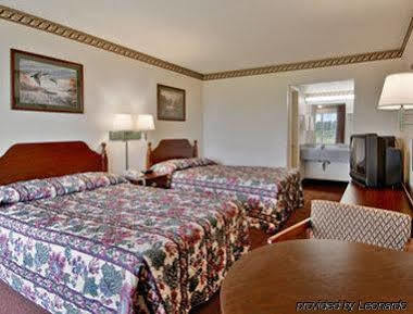 Rodeway Inn Concord Exterior photo